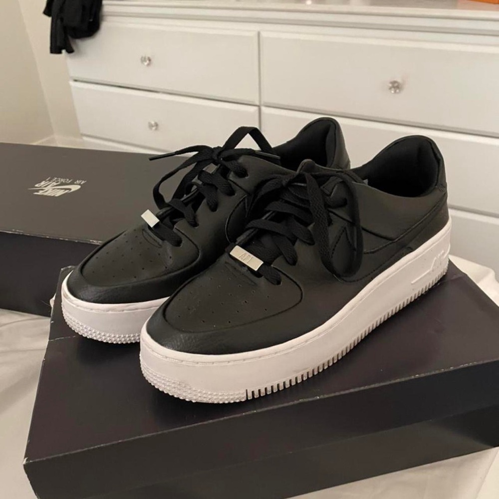 Women’s air force 1 platform size 8 only worn once like new